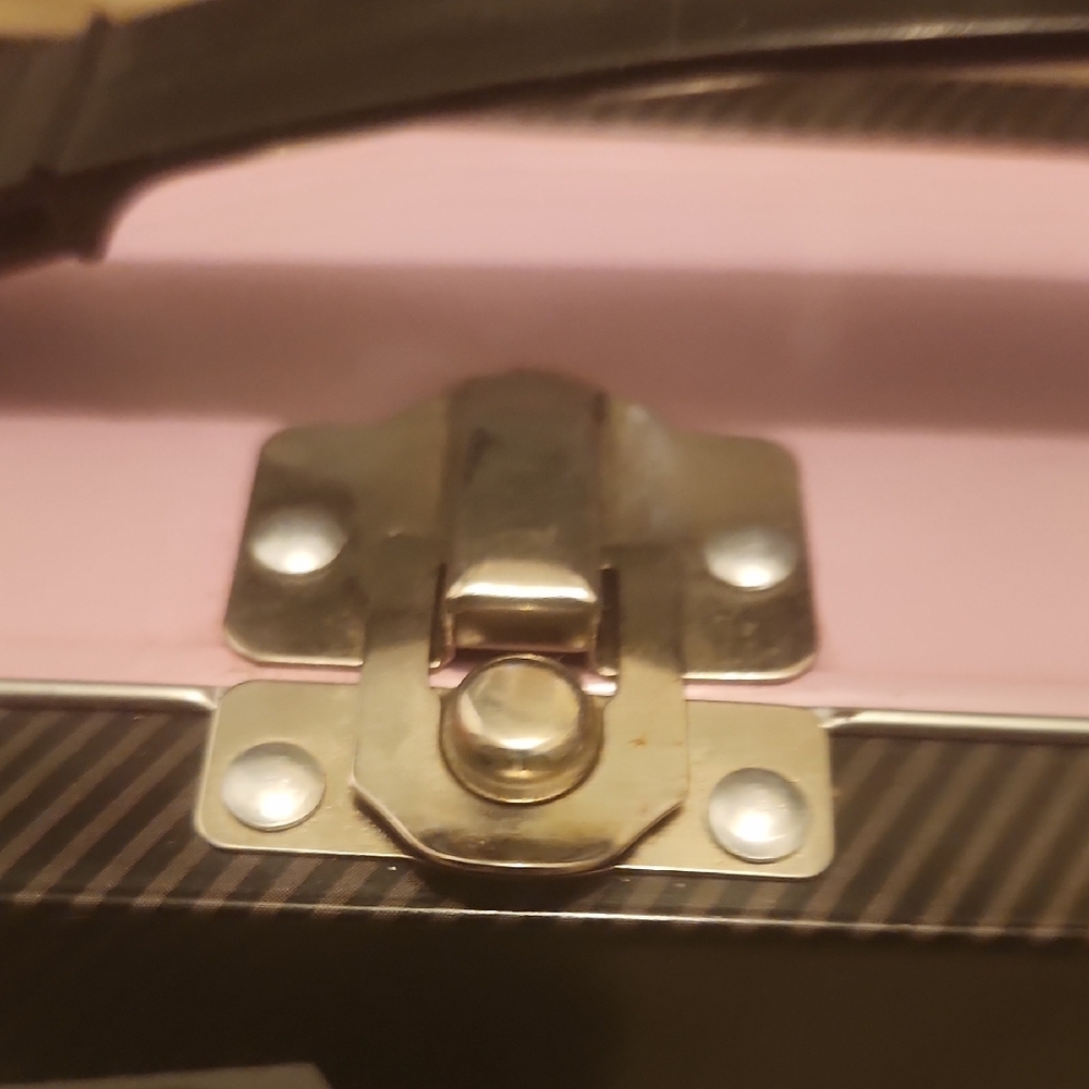 Audrey Hepburn Breakfast at Tiffany's Pink Lunchbox - Picture 6 of 7